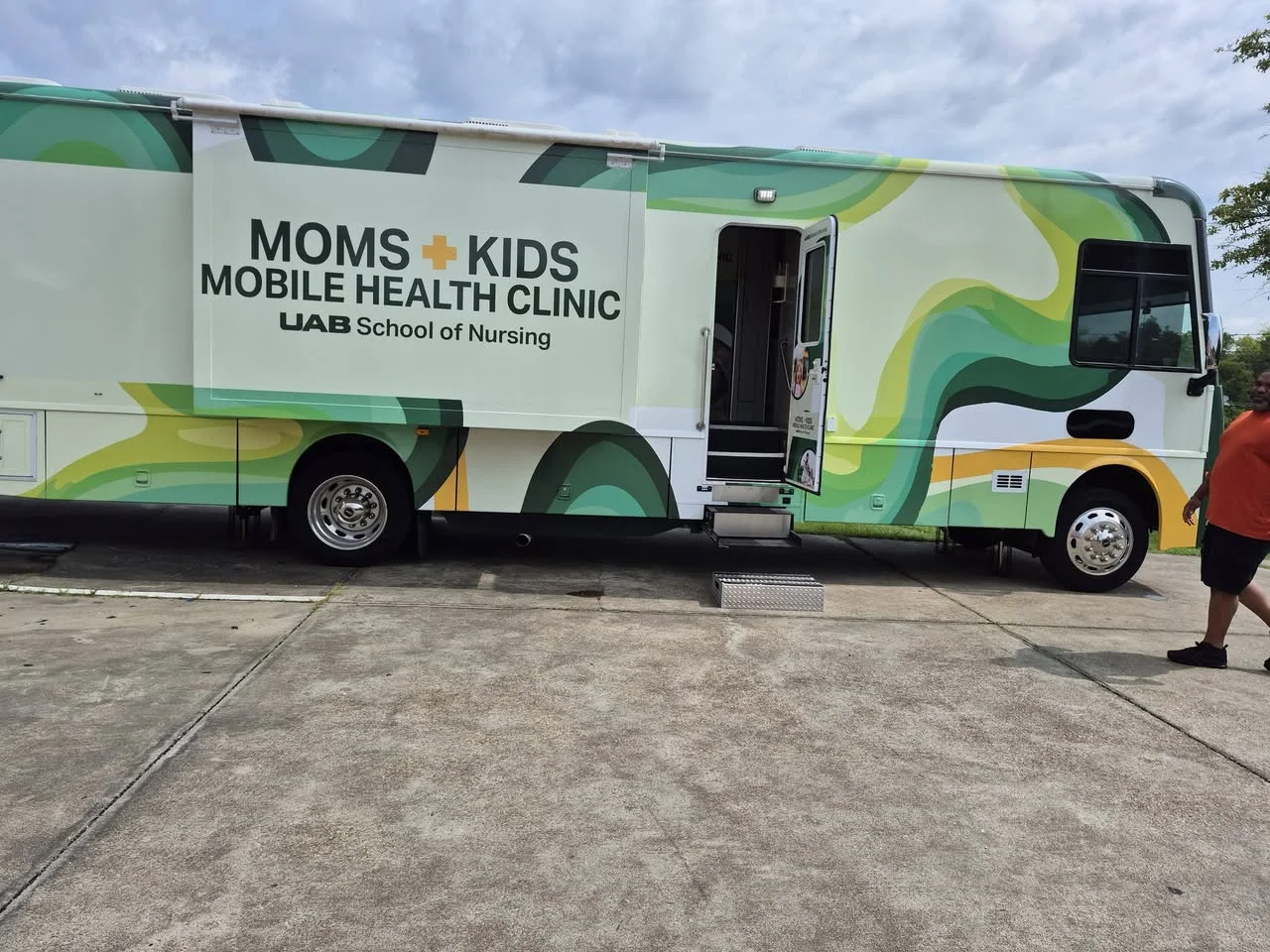 UAB Moms and Kids Mobile Health Clinic outside the center