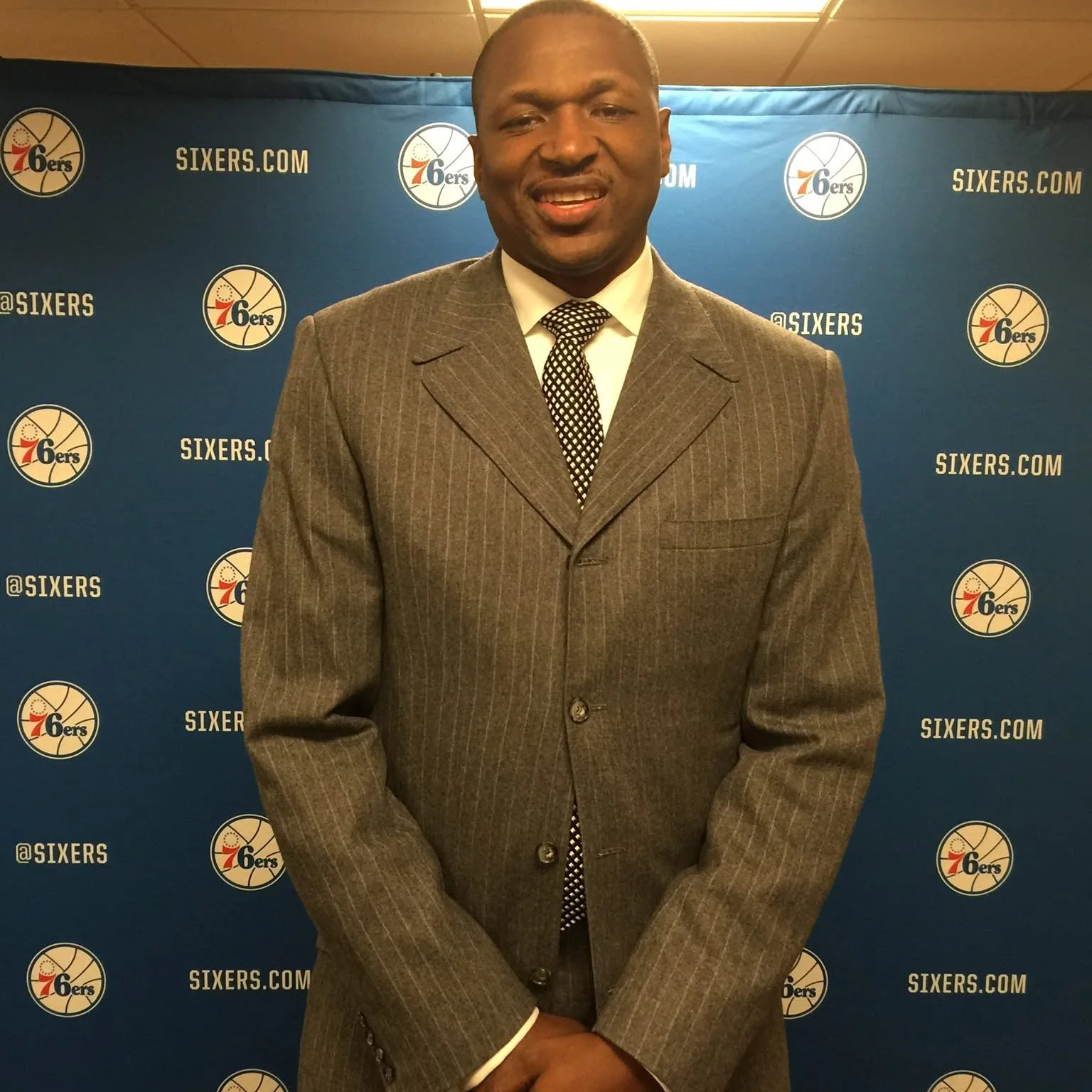 Theo Ratliff in front of a Philadelphia 76ers backdrop